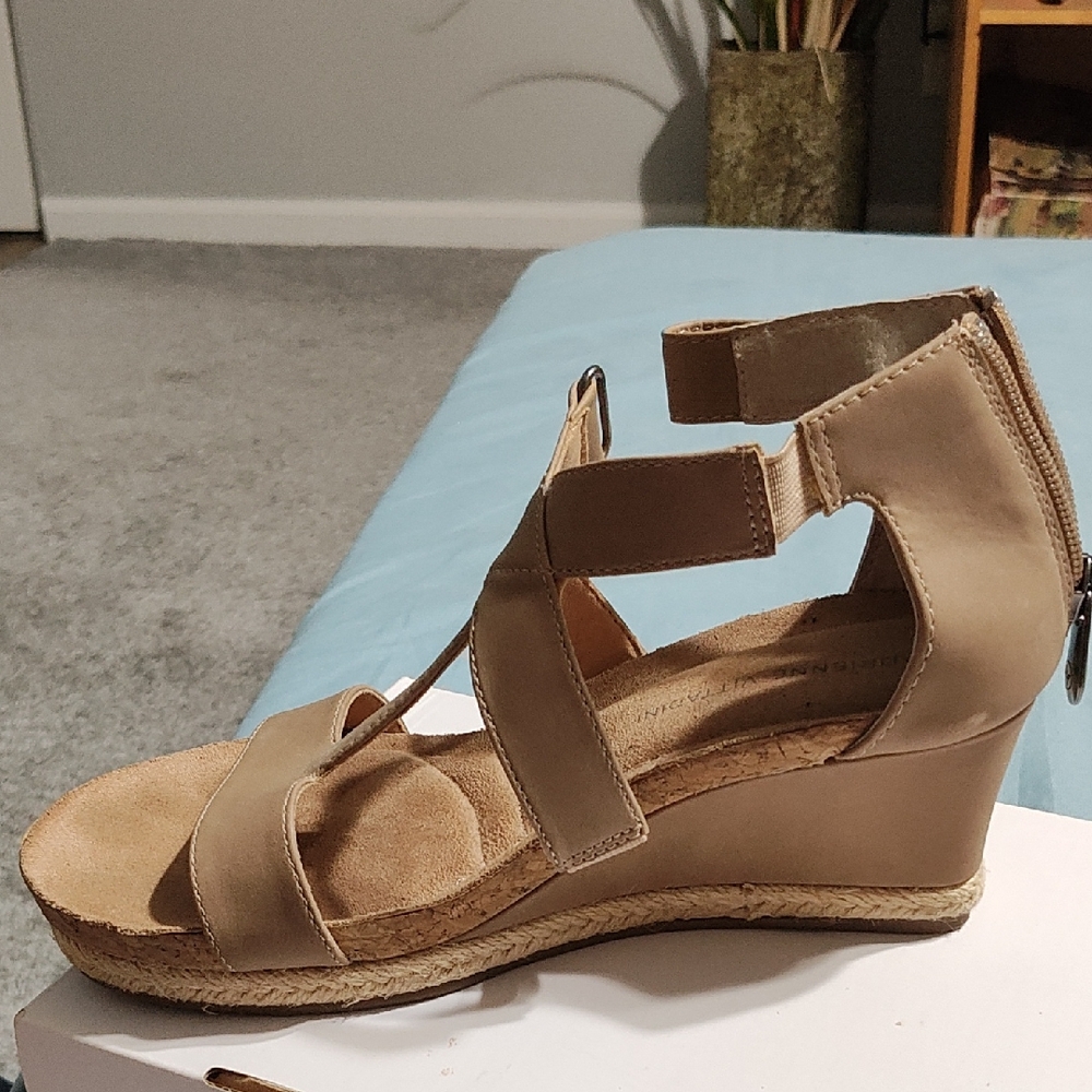Elegant Tan Wedge Sandals